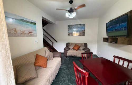 TRIPLEX piscina churrasqueira lava e seca Wi-Fi e 2 TVs em Condomínio com 90m2 no centro de Ubatuba - Foto 32