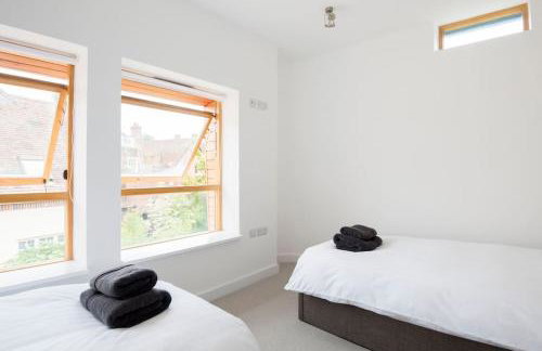 King Bed Joy Lane, Chichester near Goodwood - Foto 16