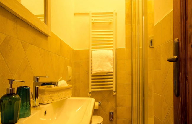 Agriturismo Poggio di Montepescoli - L'aia - Foto 12