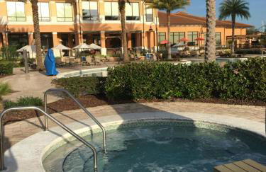 Spacious 4 BR Townhouse with 2 King Size Master Bedrooms, 3 miles to Disney, Free WiFi and Free Parking - Foto 23