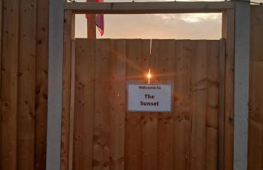 The Sunset "with private Hot tub" - Foto 12
