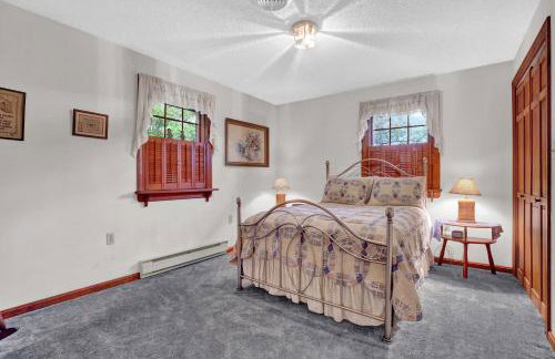 Spacious Antique Charm Home by Leavetown Vacations - Foto 19