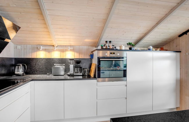 "Holmwith" - 50m from the sea - Foto 10