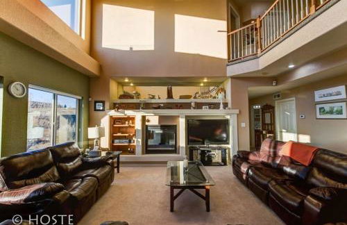 *H* 5BR Home Getaway w/HOT TUB ** - Foto 6