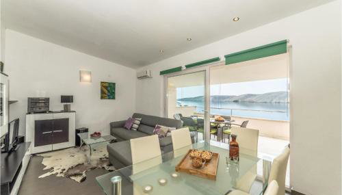 2 Bedroom Awesome Apartment In Miskovici - Foto 3