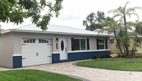 Tropical Backyard Paradise, Hot Tub, Fenced yard - Foto 3