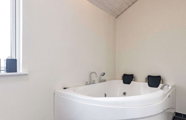 8 Person Holiday Home in Skals - Foto 4