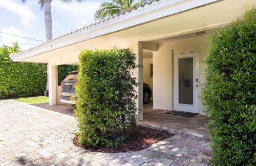 Spacious 3-Bedroom Villa with Heated Saltwater Pool and Fenced Yard in Oakland Park - Foto 69
