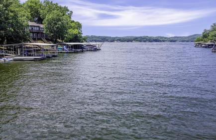 6bedrooms, ramp boat dock slips water toys, nice cove area - Foto 34