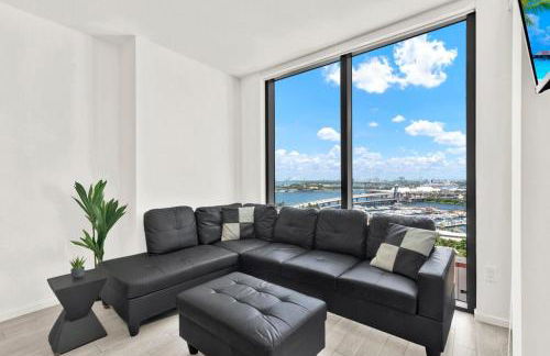 Ocean Front Condo Near Cruise Port, Bayfront Park, plus Free Parking - Foto 19