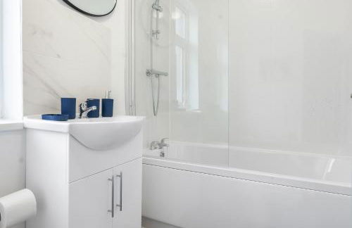 Contractor Luxury Home - Long Stays - 4 Bedrooms - Sleep 8 - Zip & Link Beds - Ultra Fast WiFi - Free Parking - Foto 10