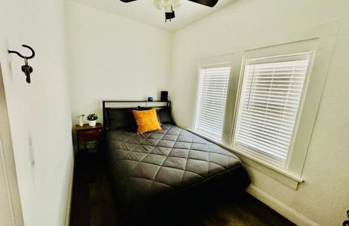 #1 - 5BR 1BA - Unit A - Private Entire Home - WiFi - Foto 28