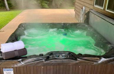 Wooded Retreat with game area and hot tub - Foto 40