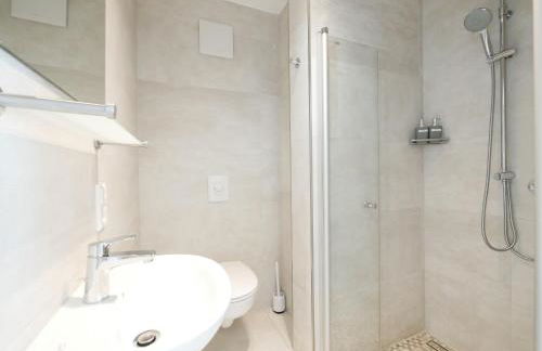 85qm, Parkplatz, zentral, großer Balkon, 2 Bäder - Foto 19