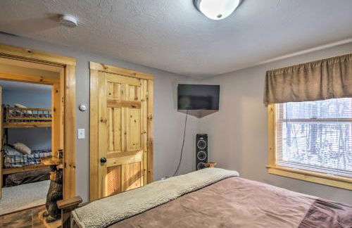 Secluded Conway Home with Theater Room and Hot Tub! - Foto 15