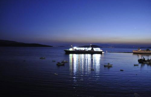 Thea Hotel - Studios & Suites - Photo 61