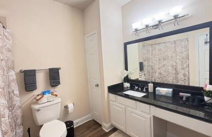 Relaxing Pool-View 1BR Near Top Houston Spots - Foto 11