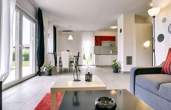 Detached Villa With Pool and Large Garden in Quiet Area Near the Sea - Foto 14