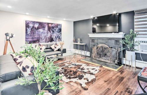 Upscale Waterbury Retreat with Indoor Hot Tub! - Foto 5