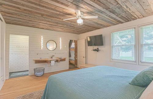 Secluded Lakeside Retreat for Groups near Grand Rapids, Minnesota - Photo 4