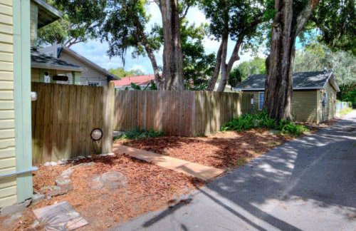 Charming Historic 2-story Carriage House located in Downtown Lakeland walking distance from FSC! - Foto 14