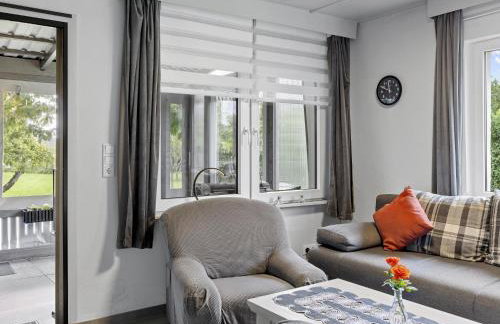 Nelsen mit Ruderboot auf Wassergrundstück - Photo 9