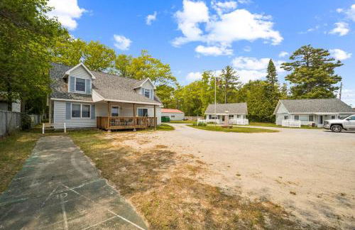 Spacious 3BR Lakefront Cottage with Stunning Views - Foto 32