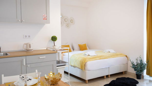 Modern Studio Near City Center - Photo 2, Room