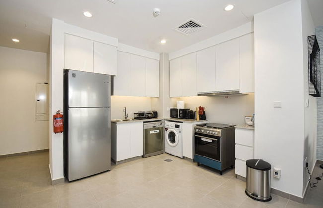 Elegant 3 BR Dubai South - Photo 14