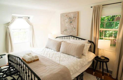 5-star Renovated 3BR Home & Backyard Deck near SU & Hospitals - Foto 4