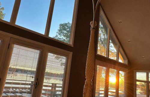 Eagle Lake Paradise! Close to ND! Sunset! Hot Tub! - Foto 33