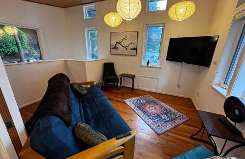 Ravens Nest Tranquil Forest Suite 5 min to Downtown Arcata with Stunning Redwood Views - Foto 6