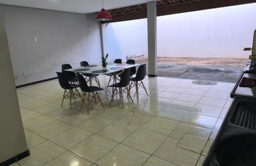 Casa Grande com área Gourmet e Garagem - Foto 3