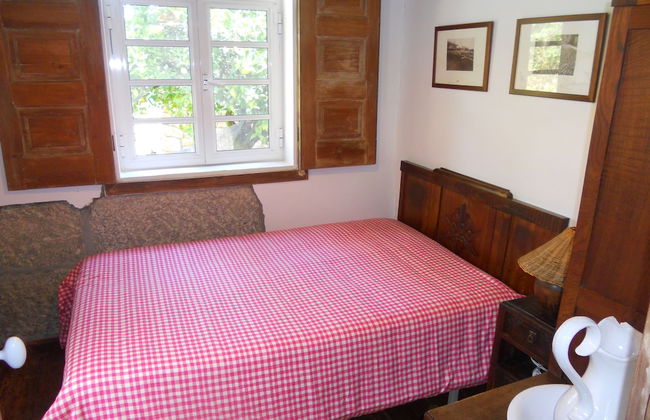 Charming 2-bed Cottage in Santa Marinha do Zezere - Photo 2