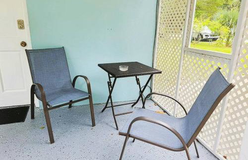 Super Cute & Cozy Home With 2 Bedrooms Near Everything In Jacksonville - Photo 19