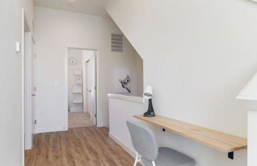 Squire - Prime Location with View & Parking - Foto 14