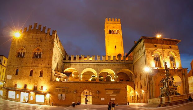 Tour notturno privato di Bologna con guida locale più votata - Foto 3