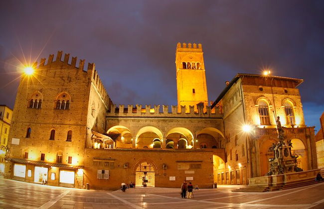 Tour notturno privato di Bologna con guida locale più votata - Foto 3