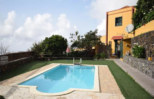 Cave House in Tenerife with Pool and Beach - Foto 1