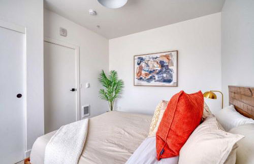 The Cascadia Retreat - Luxury Home - 90 WalkScore - Photo 21