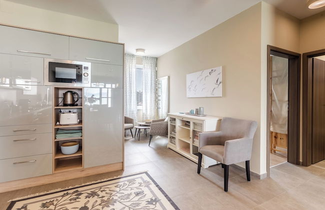 Lake Side Luxury – Steps to the Lake Lela - Foto 23