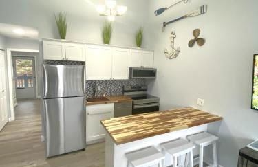 B Lakefront! Remodeled, Boat Slip, Patio Views, Pool, Boat Ramp, WIFI - Foto 3