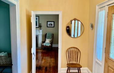 Historic 1818 Riverfront Cottage - Foto 16