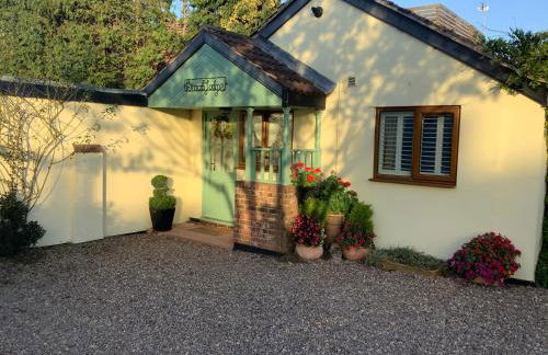 Brook Lodge Country Cottage - Photo 4