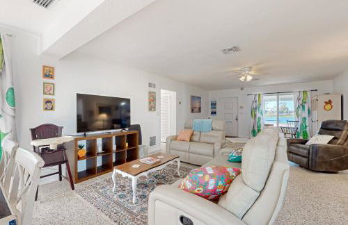 Lake Views! Florida Family Retreat 4 Mi to Beach - Foto 6