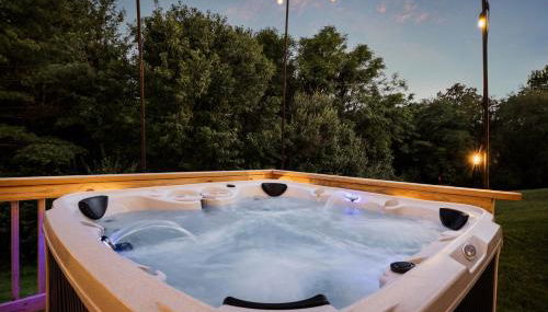 Epic Family Stay - 40' Putting Green, Theater, Hot Tub, Sauna - Foto 4