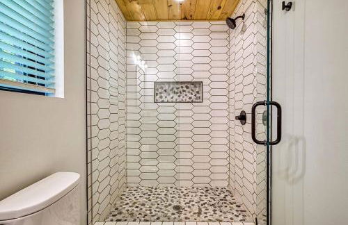 Peaceful Smoky Treehouse| Hot Tub • Hammock • Deck - Foto 19