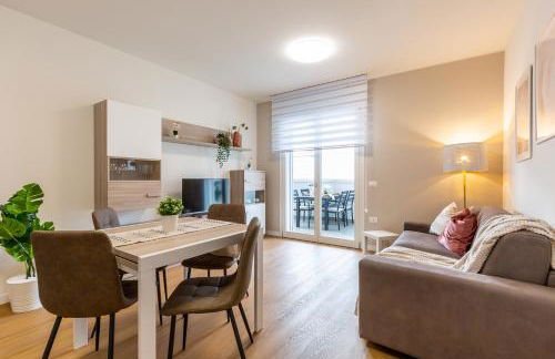 Colombo Palace - viale colombo 358 - Photo 25