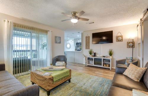 Less Than half Mi to Beach! Hot Tub Haven in Galveston - Foto 3