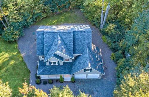 Luxury 4 bedroom house in Pocono Mountains with Hottub in Golf Course Near Lake - Foto 21